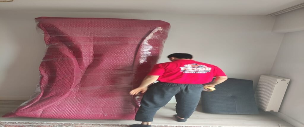 Ümraniye asansörlü nakliyat hizmetinde yüksek katlı binalardan eşyaların güvenli şekilde taşınması